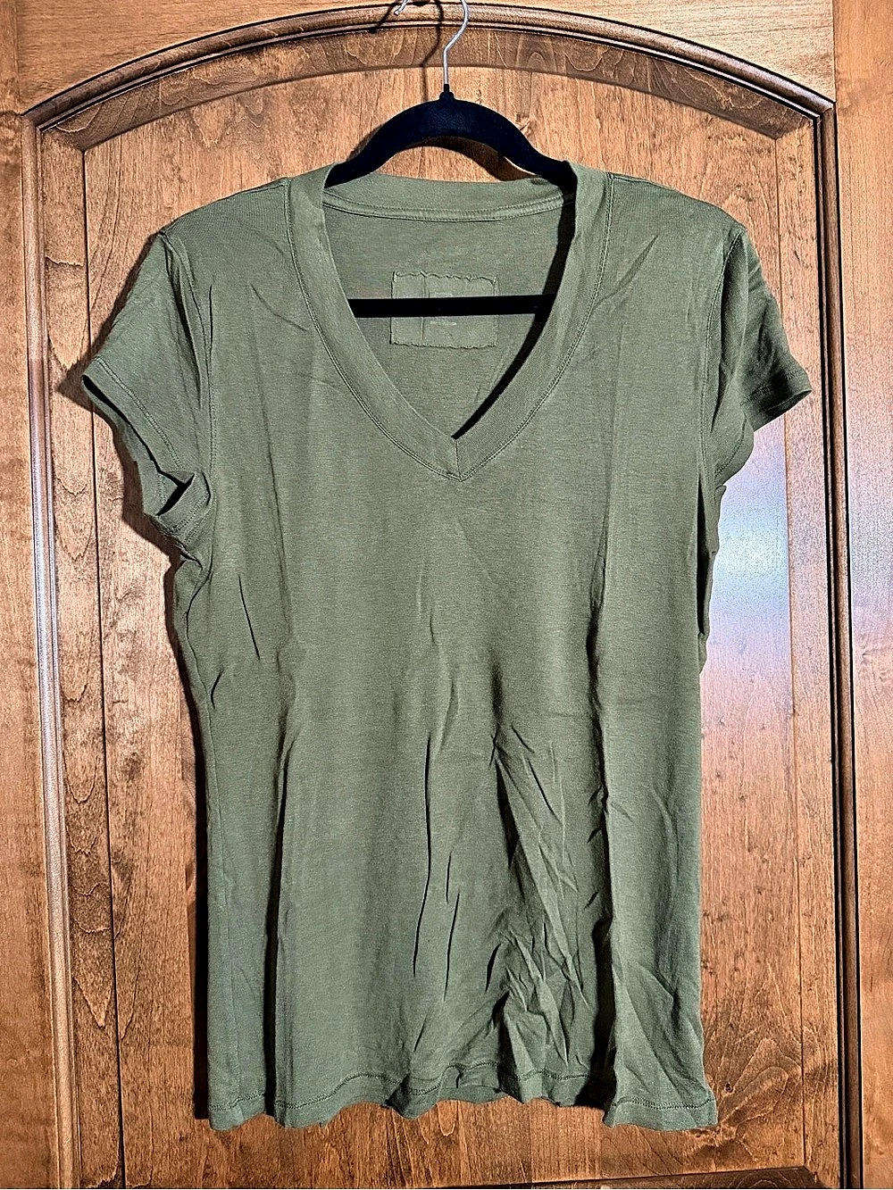 GAP Women's Green V-Neck Tee Size XL